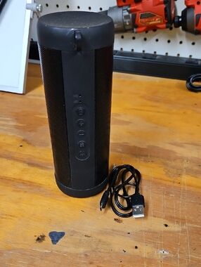 Billboard Wireless Portable Bluetooth Speaker in Black